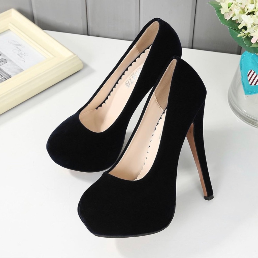 Heels 👠Heels 👠 Heels 👠 Heels 👠 Heels 👠 Heels 👠*brand new! without box*